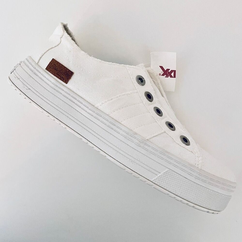 NWT 7.5 Blowfish Malibu White Platform No shoelace Laceless Memory foam Sneakers - Picture 11 of 12